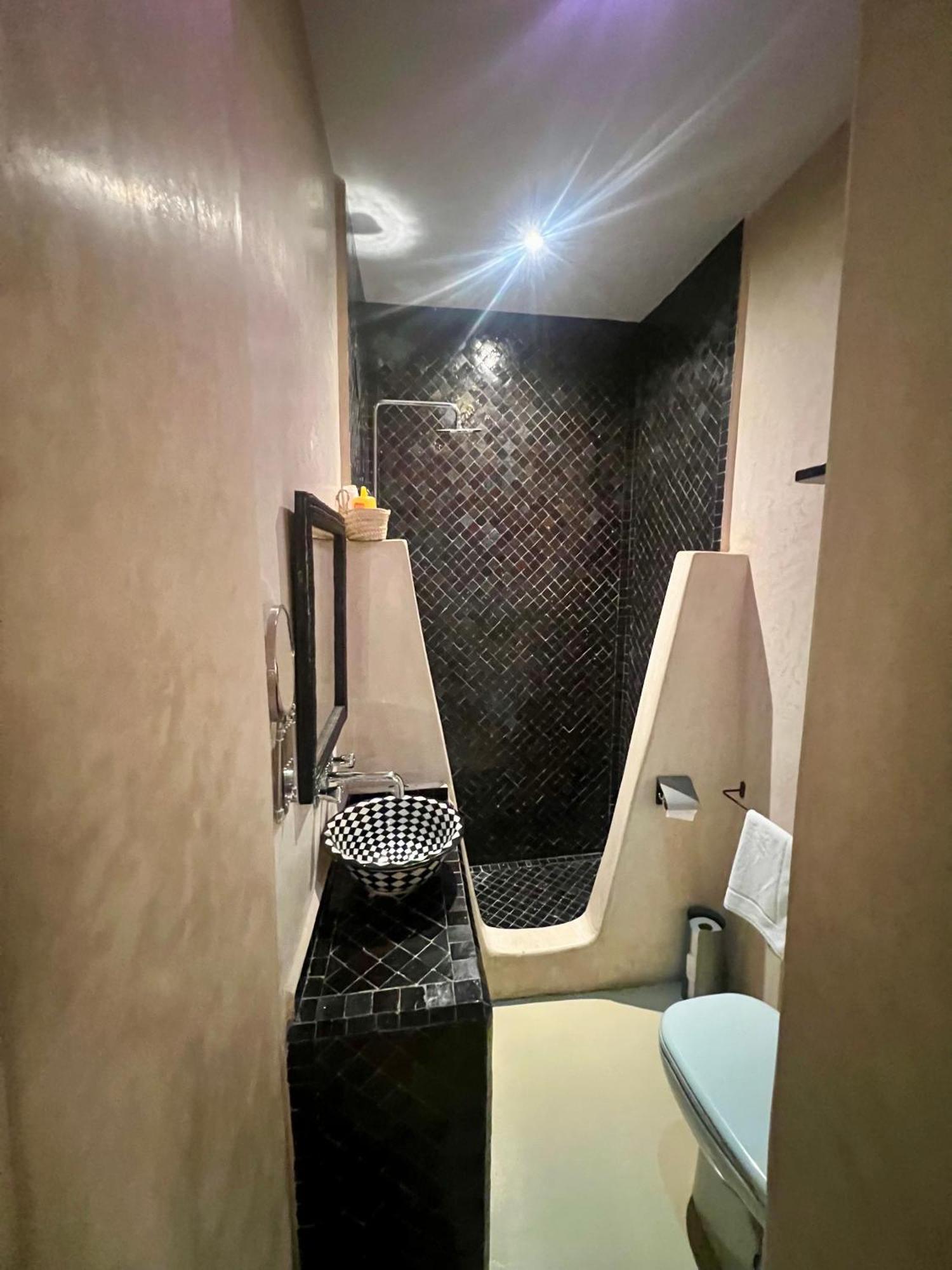 מרקש "Le 21", Exclusive Luxury Duplex 400M From Jemaa El Fna Place -Hammam-Jacuzzi-Koutoubia View-Roof Terrace -Speed Wifi מראה חיצוני תמונה