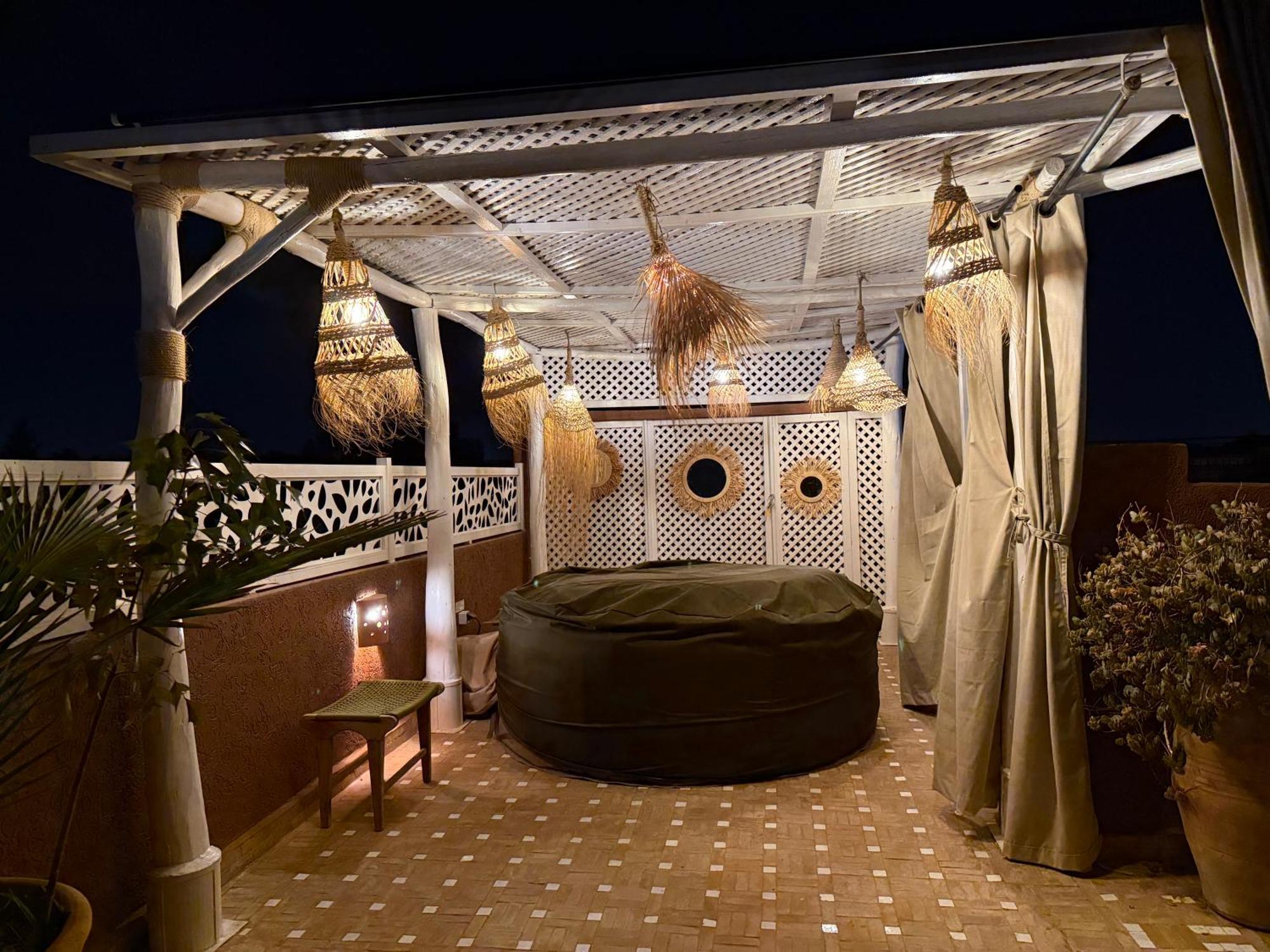 מרקש "Le 21", Exclusive Luxury Duplex 400M From Jemaa El Fna Place -Hammam-Jacuzzi-Koutoubia View-Roof Terrace -Speed Wifi מראה חיצוני תמונה